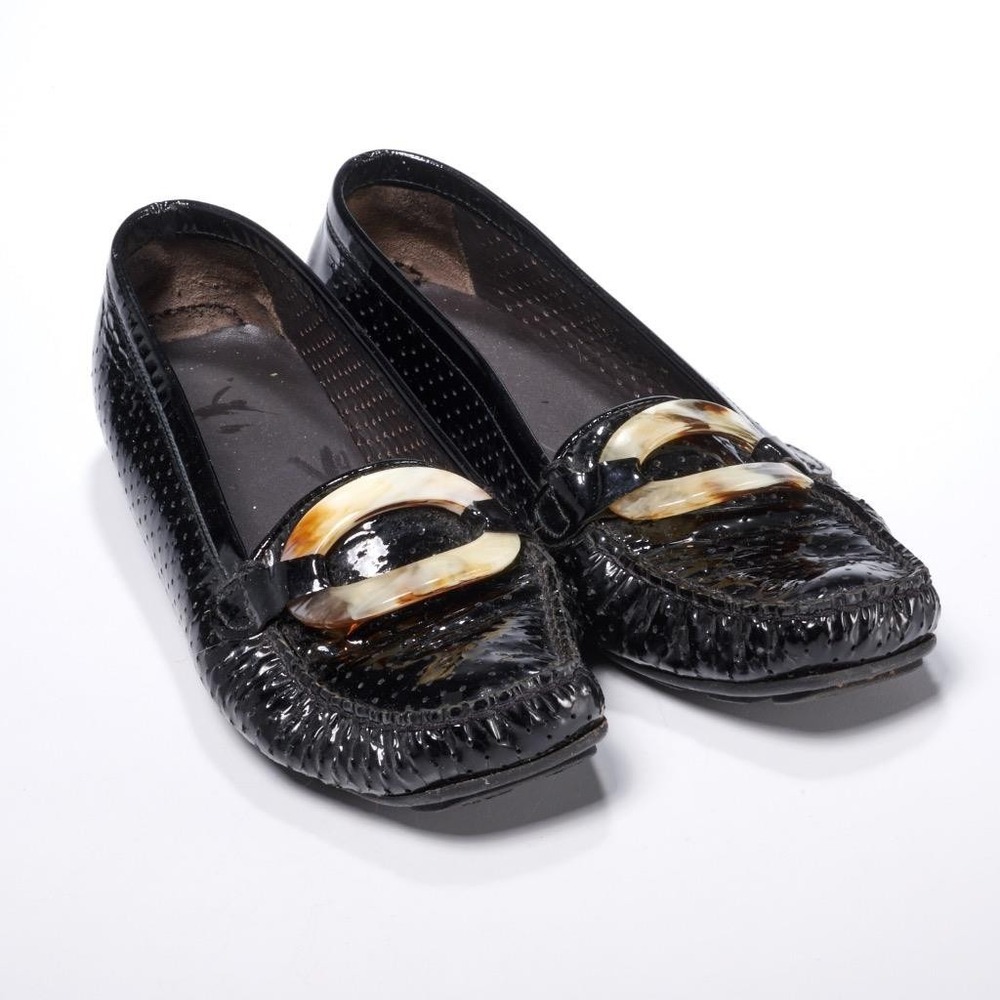 Stuart Weitzman Black Patent Leather Tortoise Buckle Flats Loafers Womens Sz 6